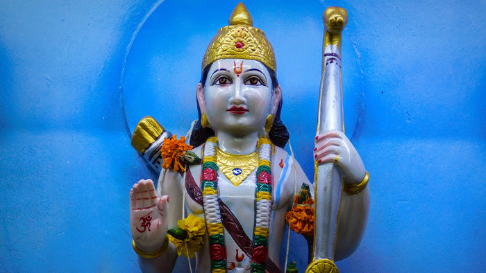 Statue von Prinz Rama in einem Tempel in Bombay in Indien.