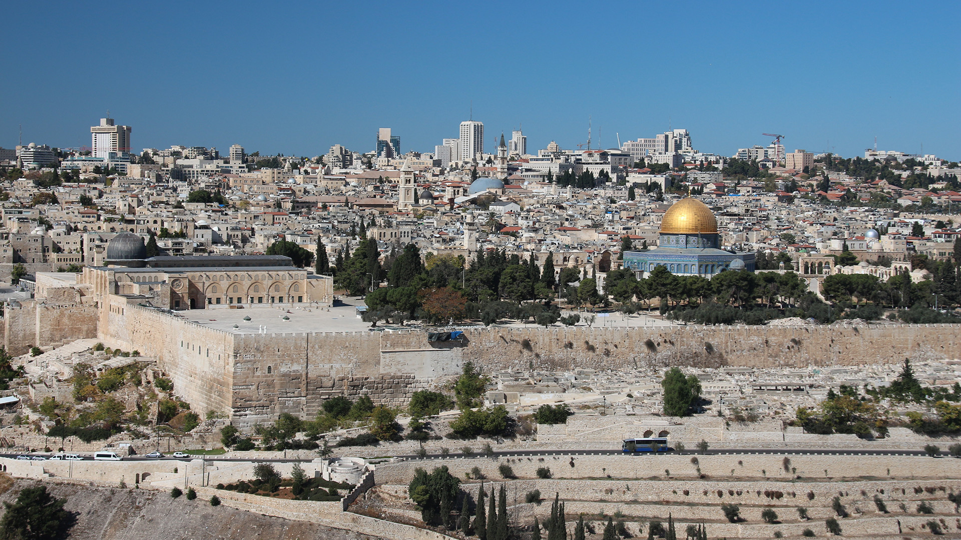 Vogelperspektive auf den Tempelberg in Jesusalem mit Felsendom und Aqsa-Moschee