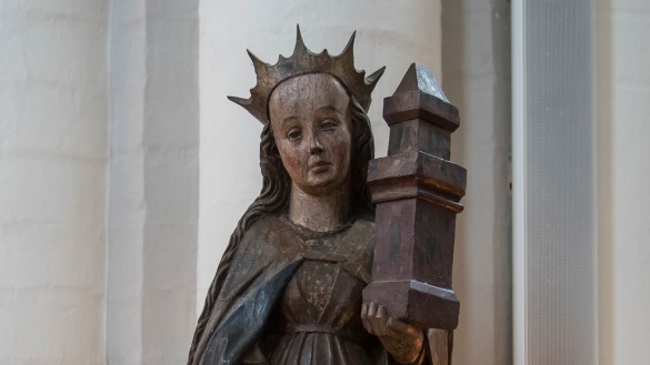 Holzfigur der Heiligen Barbara