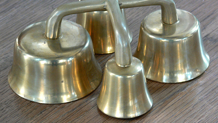 Altarschelle mit vier Glocken