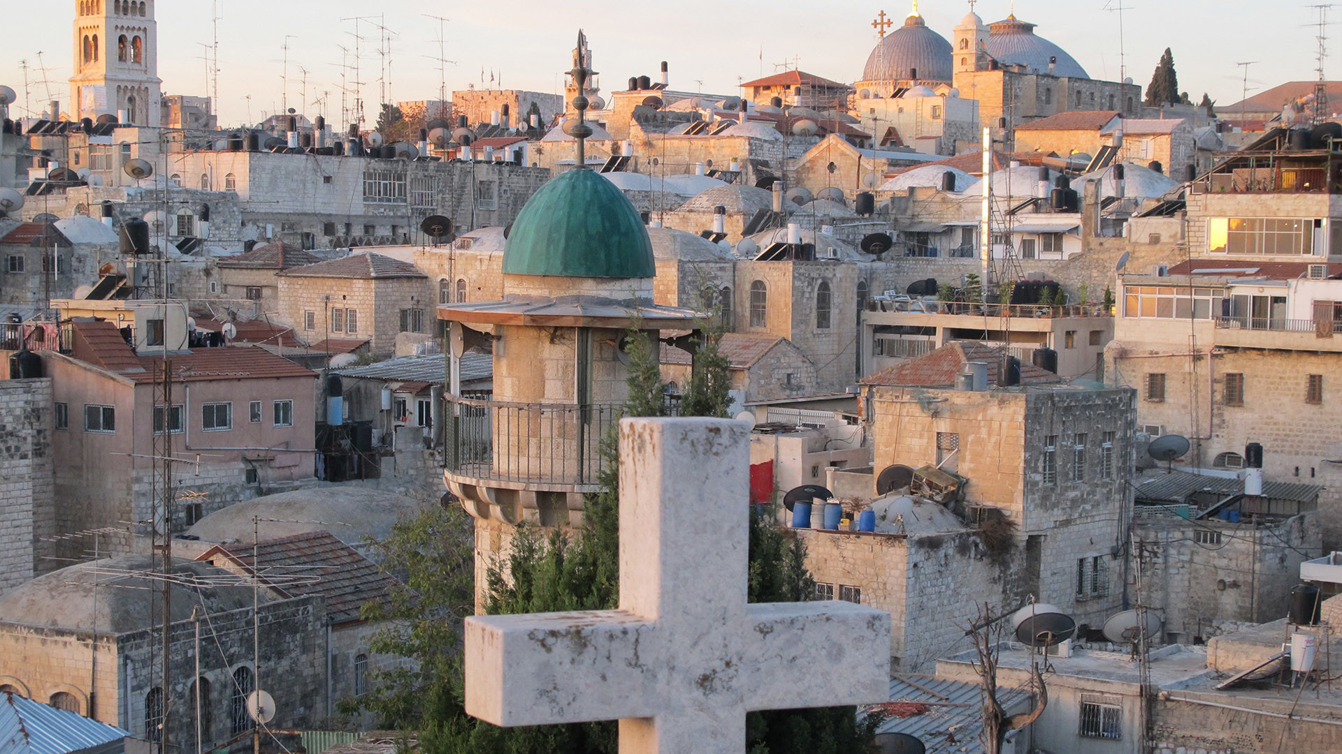 Stadtansicht über die Häuserdächer von Jerusalem