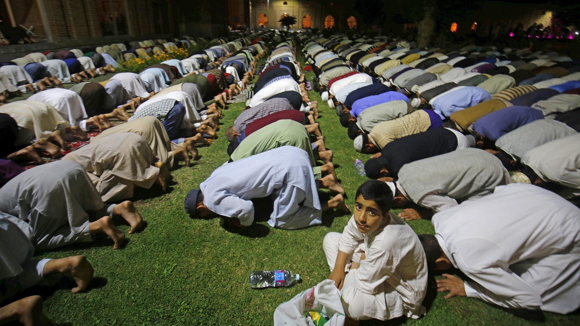 Betende Muslime an Lailat-ul Qadr in Indien