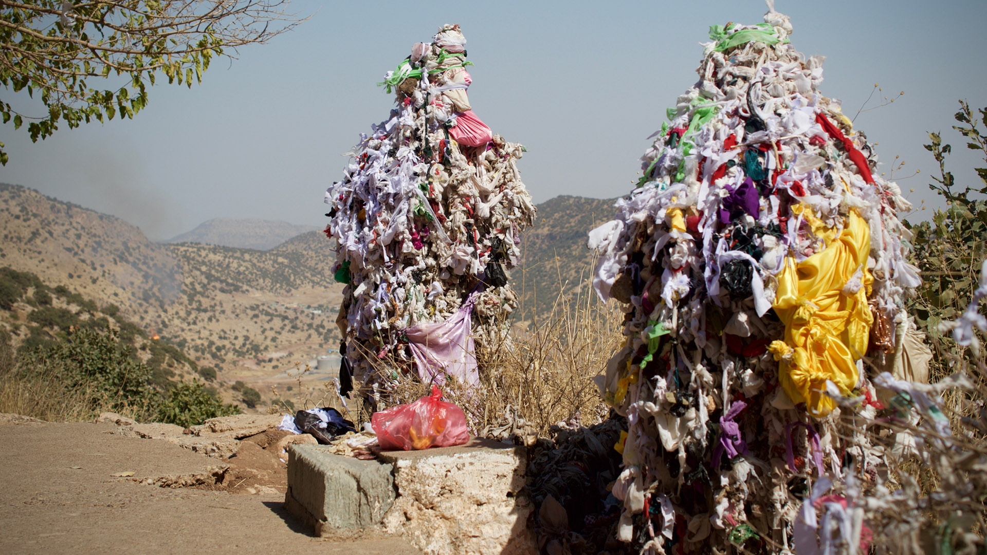 Gebetstücher auf dem Berg Arafat 