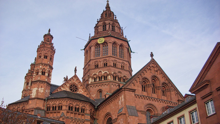 Außenansicht des Mainzer Doms Sankt Martin