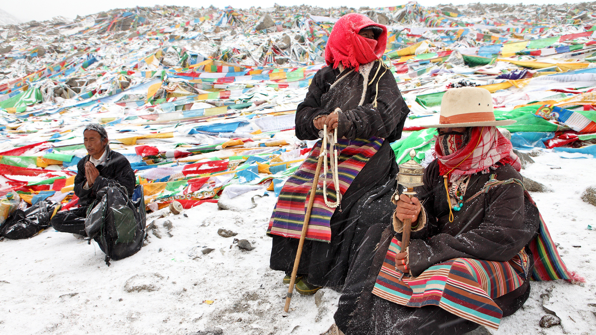 Buddhistischen Pilger in Tibet beim Gebet