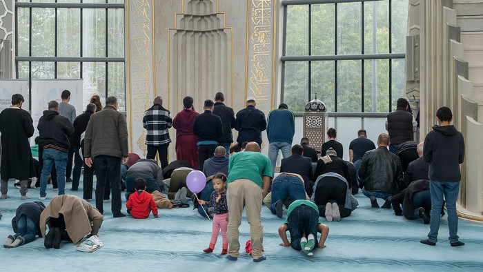 Kind am Tag der offenen Moschee in der DITIB Zentralmoschee in Köln
