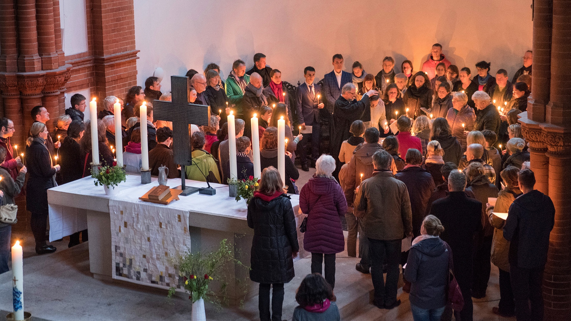 Osternachtgottesdienst am Ostersonntagmorgen in der Gethsemanekirche in Berlin