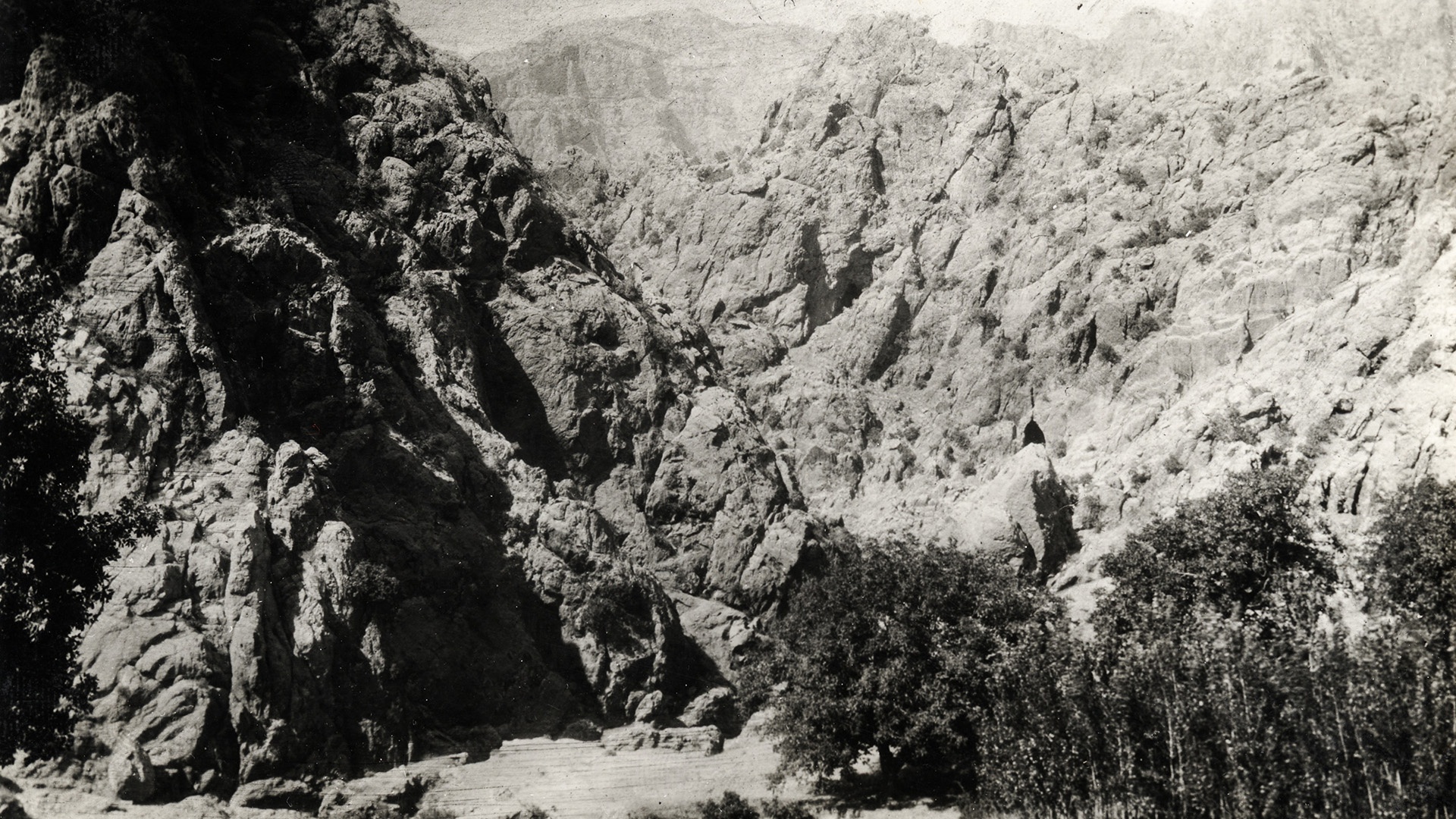 Blick auf die Berge, in denen Bahá'u'lláh in Sulaymaniyyih weilte