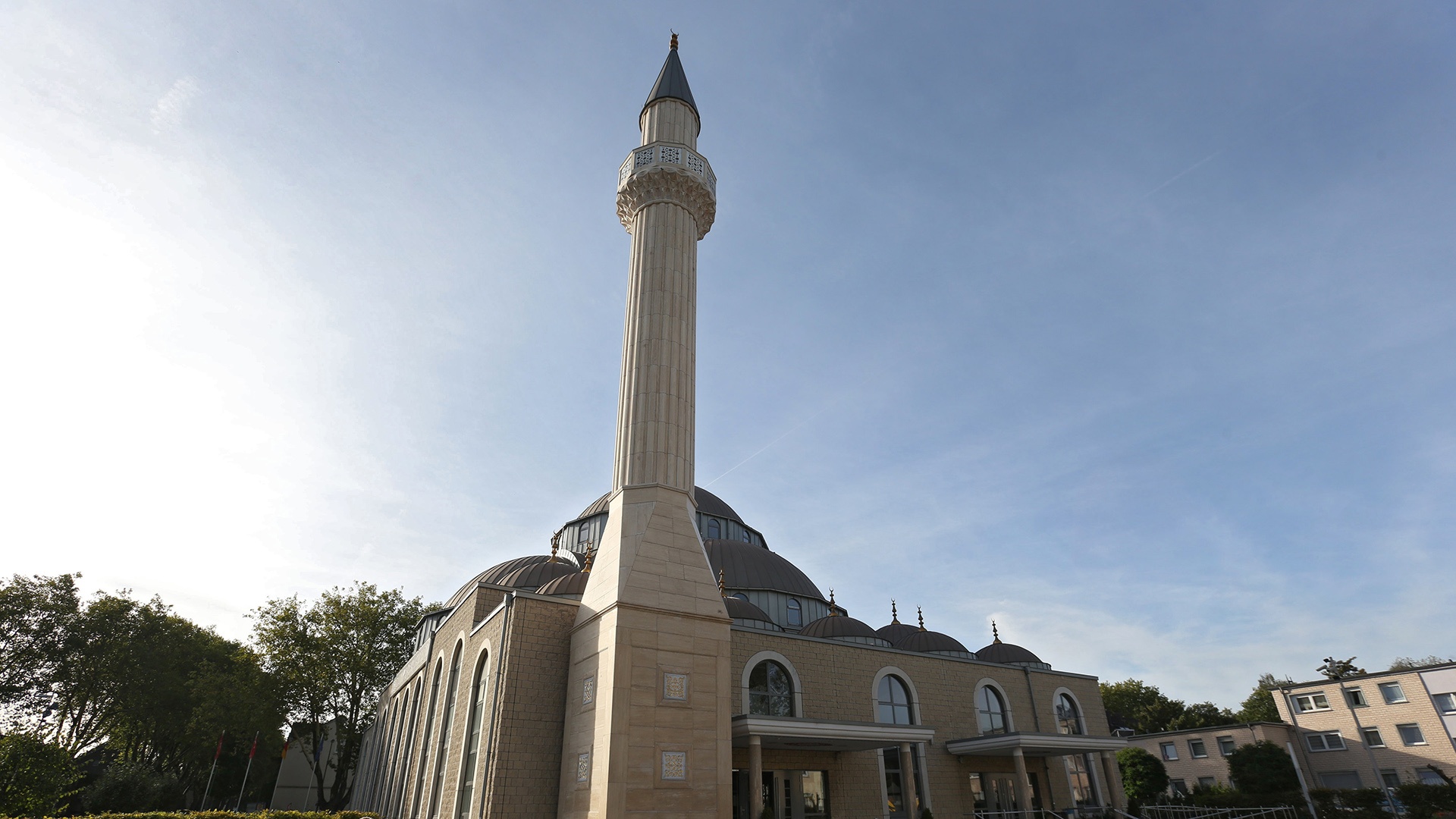 Ansicht der Merkez Moschee in Duisburg-Marxloh von außen